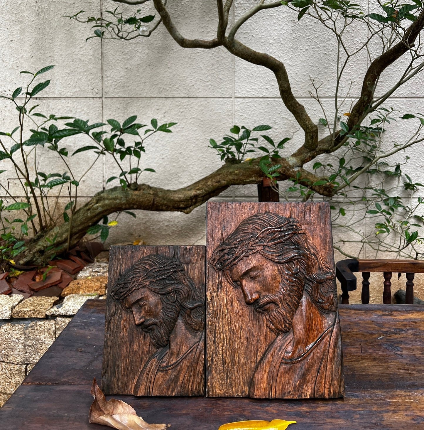 Handcrafted wooden carved wall plaque Jesus wearing the crown of Thorns